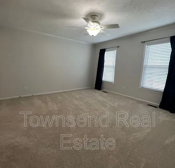 303 Wagoner Dr — Photo 12