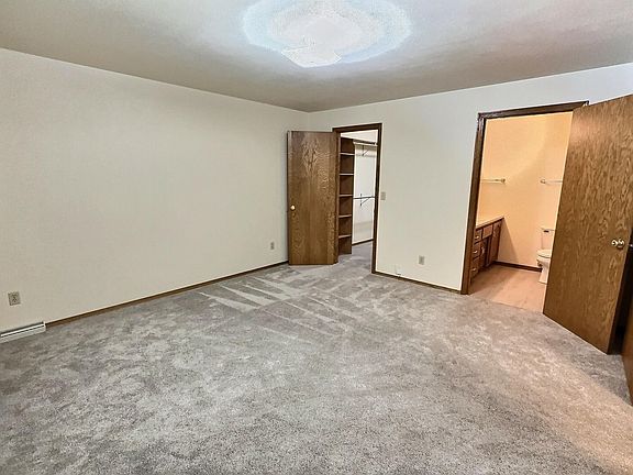 5th image of W3181 Westowne Ct