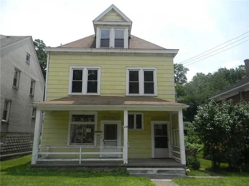 678 Forest Ave photo 1