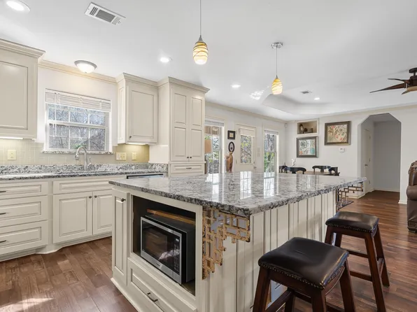 115 Pineknoll Point, Hot Springs, AR 71913