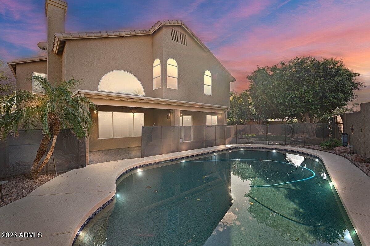 4658 E KELLY Drive