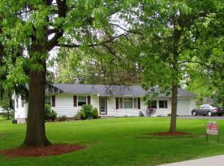 687 S Hidden Valley Rd, Cuyahoga Falls, OH 44223