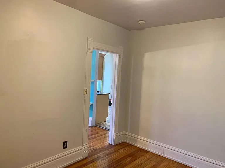 2502 W Argyle Pl — Photo 8