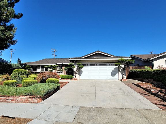 2nd image of 220 Carbonera Ave