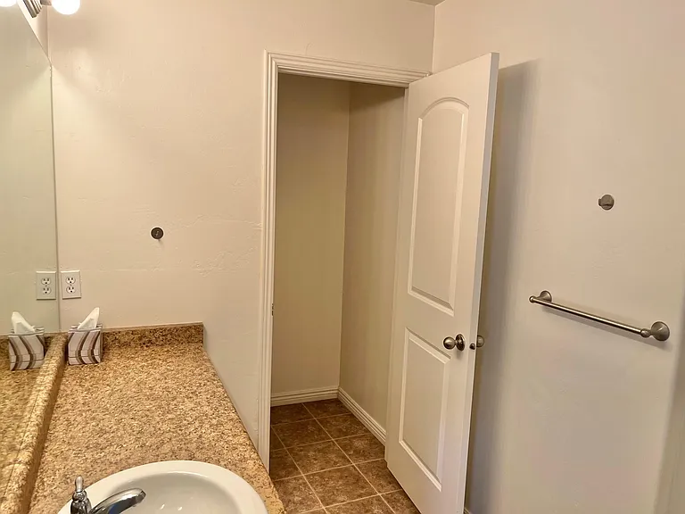 664 S 410 E #I — Photo 14