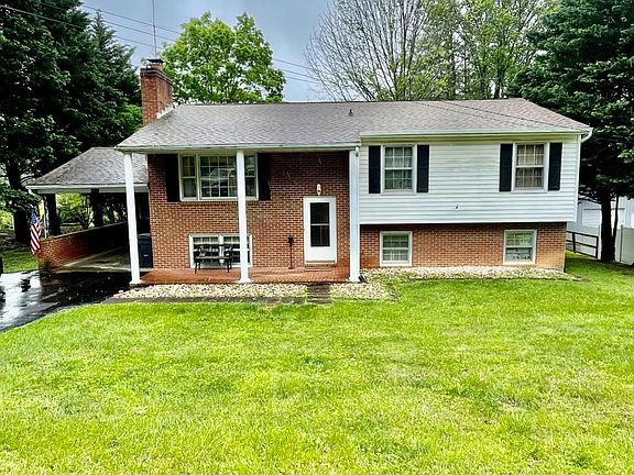 2nd image of 1523 Newton Cir