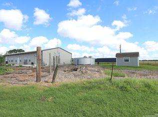 1221 N Santa Clara Rd, Marion, TX 78124