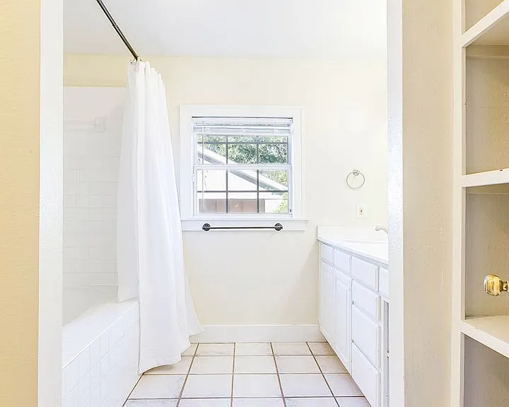 1119 Kenwood Dr — Photo 21
