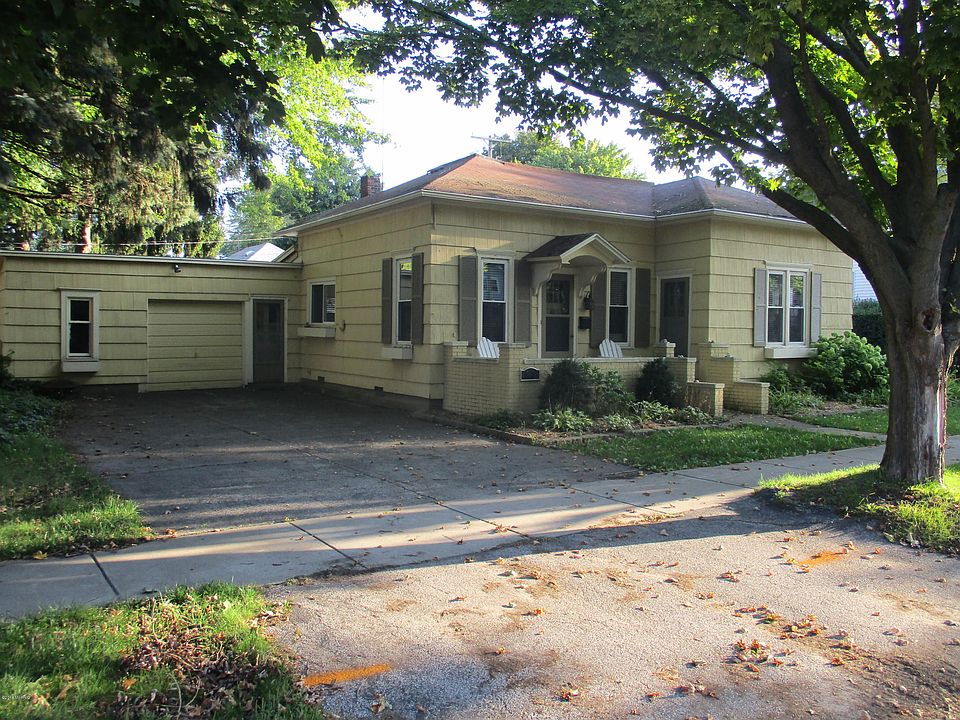 1st image of 806 W Pere Marquette St