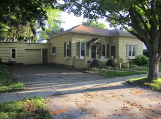 806 W Pere Marquette St, Ludington, MI 49431