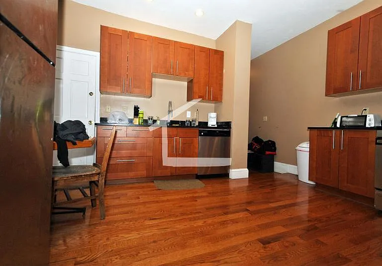 6 Glenville Ave #5 — Photo 12