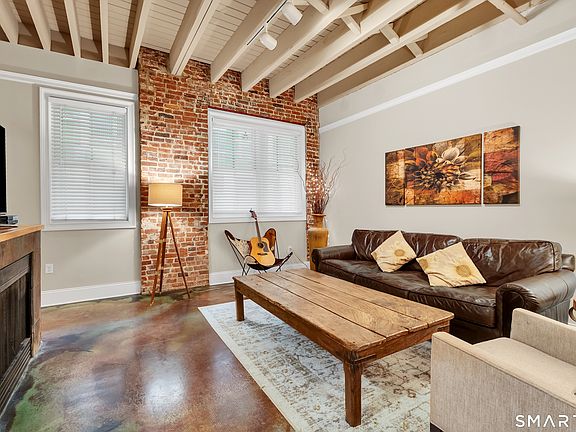 4th image of 43 Chestnut Street #203