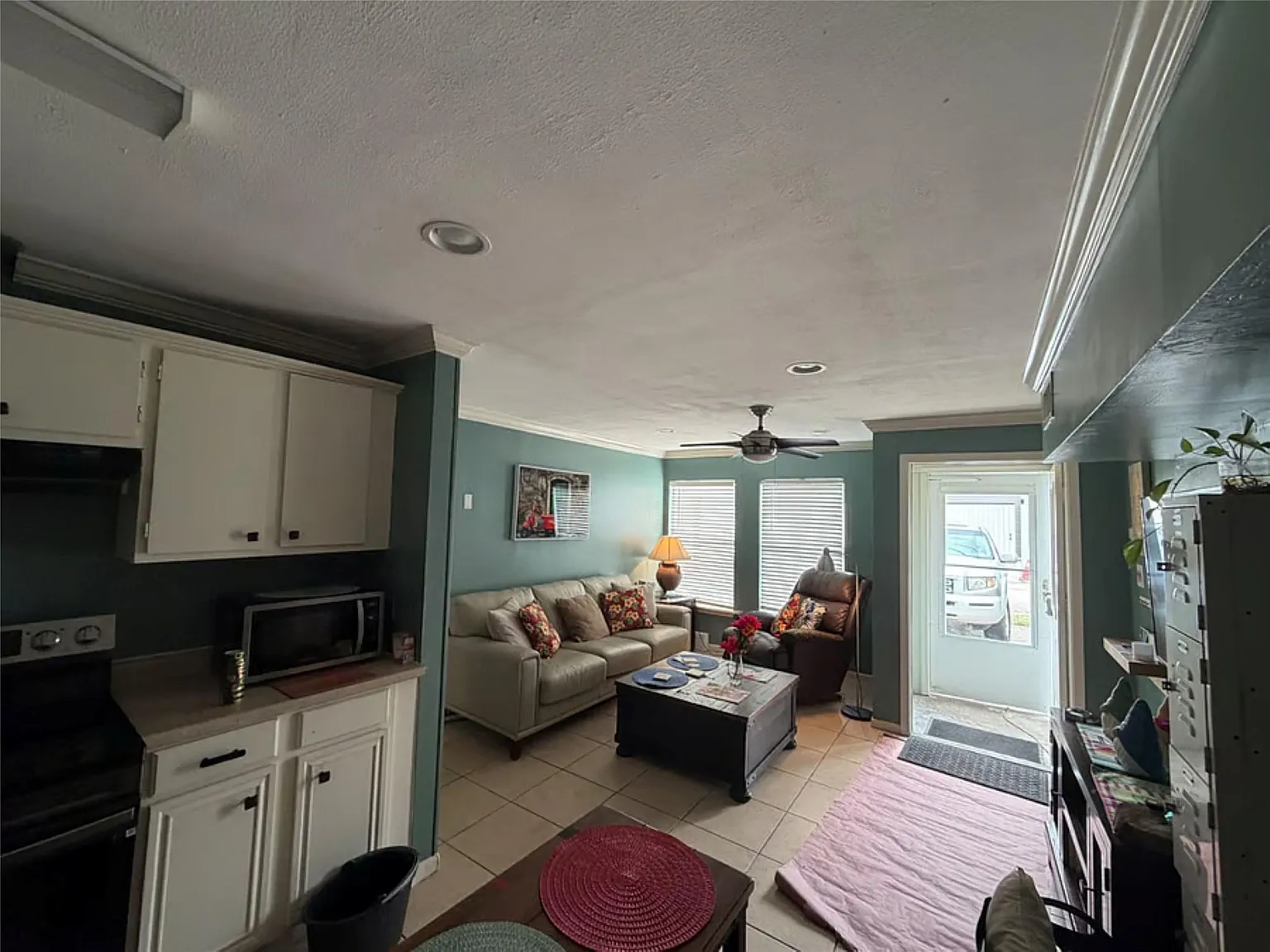 2 bed, 1.0 bath, 720 sqft, $2,550 — Photo 3