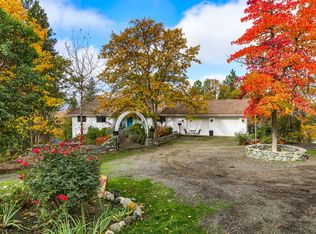 7469 Rapp Ln, Talent, OR 97540