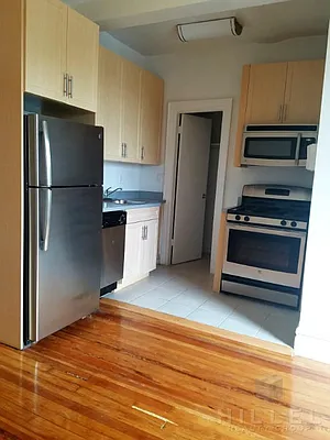 Rented by Hillel Realty Group | media 7