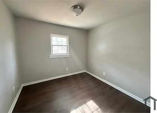 3 bed, 969 sqft, $900 — Photo 2