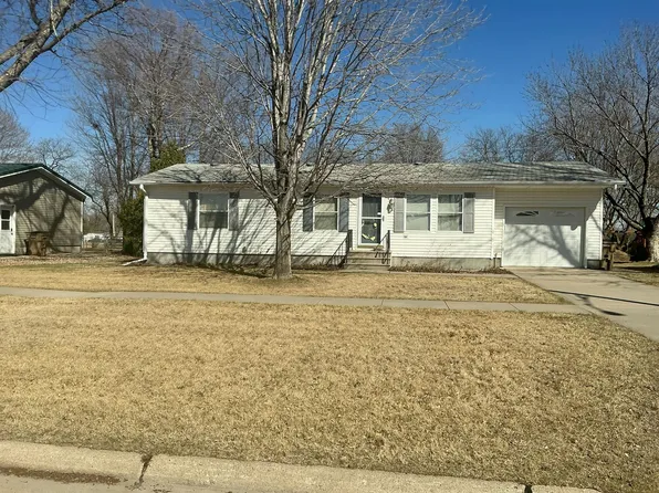 206 9th St, Aurora, NE 68818