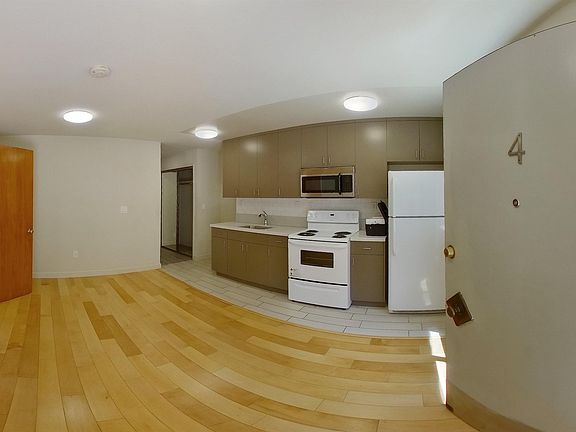 3rd image of 2398 Parker St #11541914