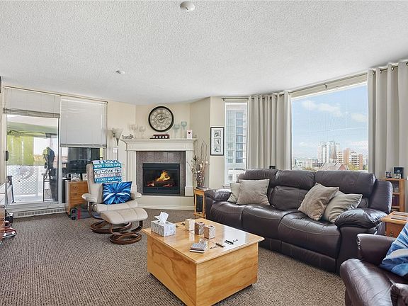2nd image of 1015 Pandora Ave #501