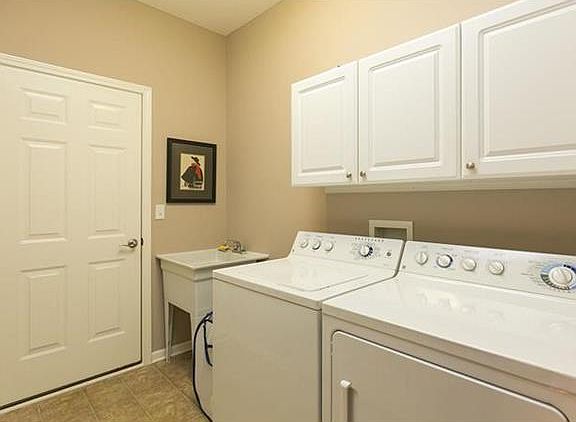 Nice dryer hookup electric.