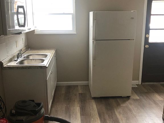 5th image of 9959 Lorraine Ave