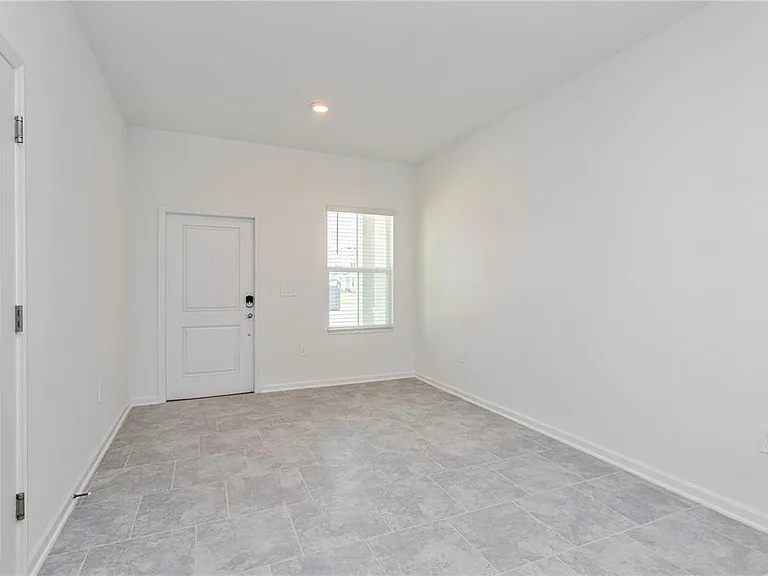3227 Laurent Loop — Photo 4