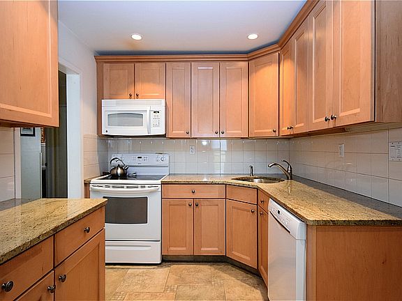 5th image of 37 Campbell St