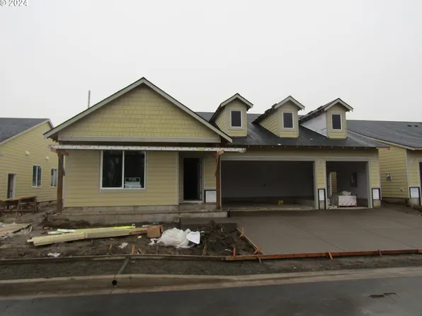 885 E Cleveland St, Carlton, OR 97111