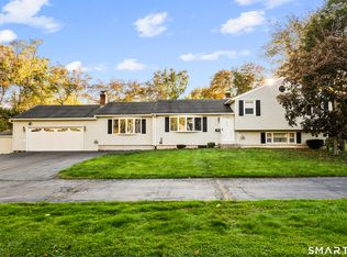 11 Peters Court, North Haven, CT 06473