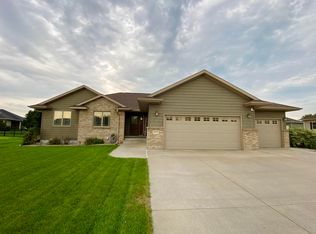 1707 E 62nd St, Kearney, NE 68847