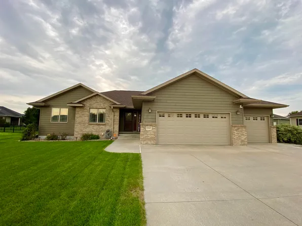 1707 E 62nd St, Kearney, NE 68847
