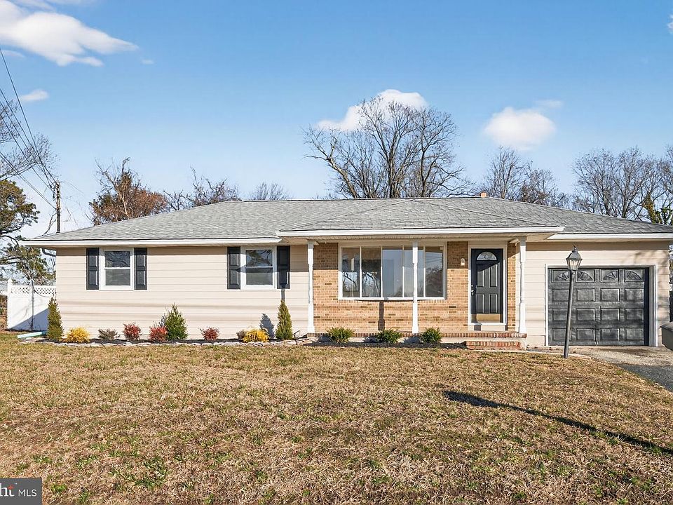 1st image of 462 E Elmer Rd