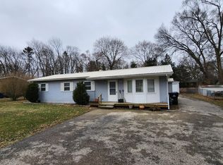 2605 Myang Ave, McHenry, IL 60050