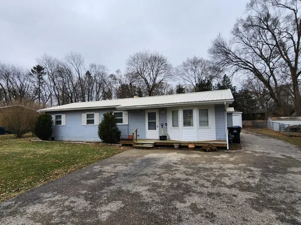 2605 Myang Ave, McHenry, IL 60050