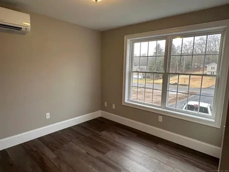 71 Donovan Dr — Photo 16