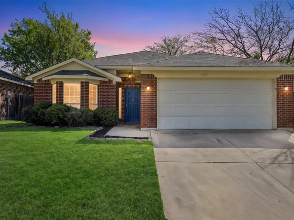 2117 Whispering Wind St, Fort Worth, TX 76108