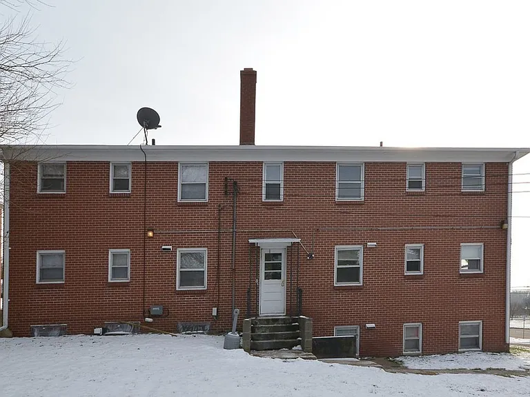 103 Devon Ave #C2 — Photo 3