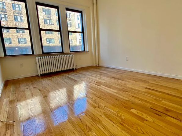 42 W 72nd St APT 2A