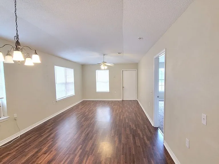 7802 Heirloom Dr — Photo 7