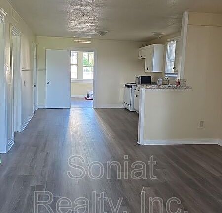 2nd image of 8025 Pompano St