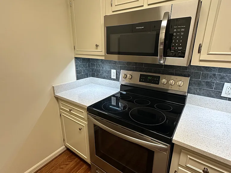 2905 Burch Ave #10 — Photo 20