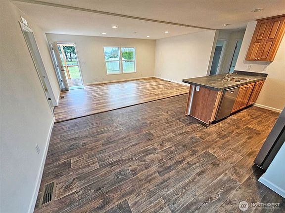 4th image of 18042 Sargent Road SW #1