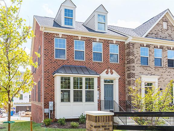 Schubert Rear Car Garage