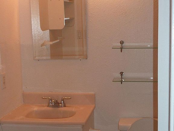 4th image of 5546 Spinnaker Dr APT 3