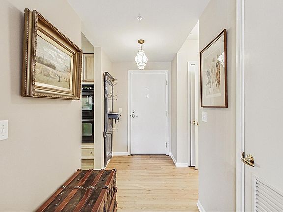 2nd image of 626 Homewood Ave APT 105