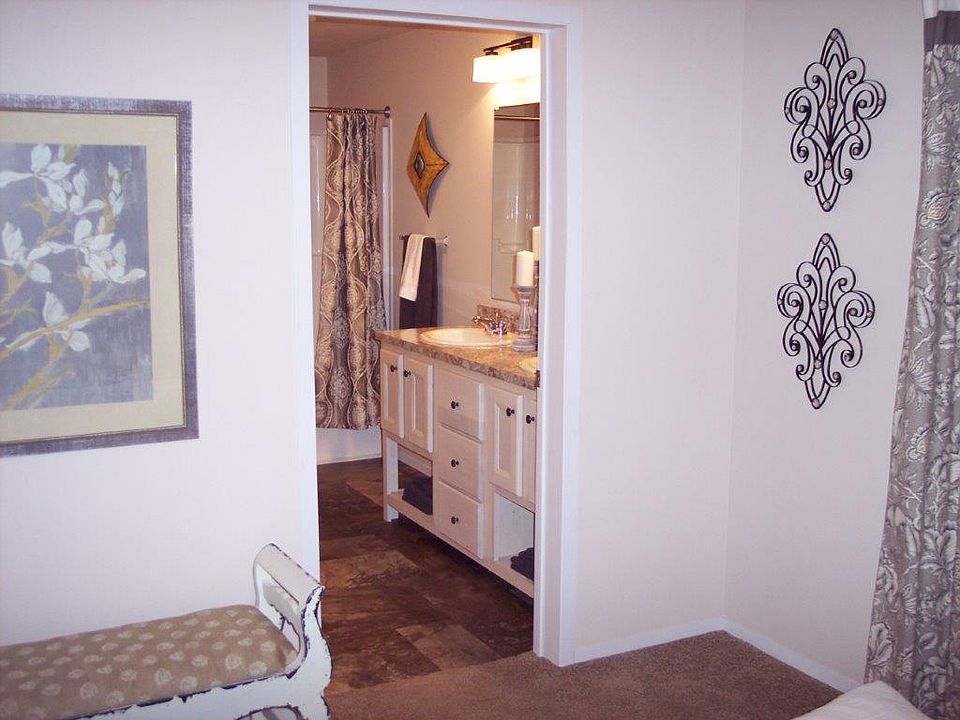 1st image of W209N11681 Hilltop Cir