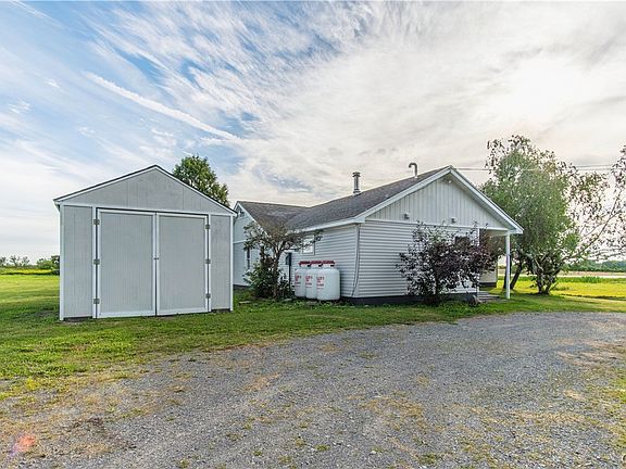 5th image of 32094 Bacon Rd