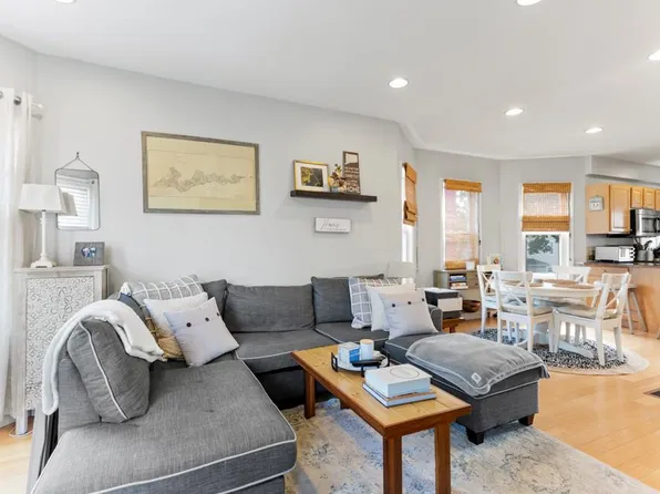 39 King St #2, Dorchester, MA 02122