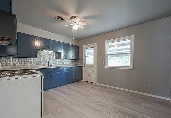 2325 Mustang St — Photo 6