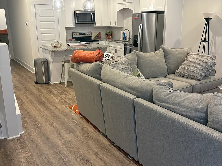 302 Northlake Dr — Photo 5